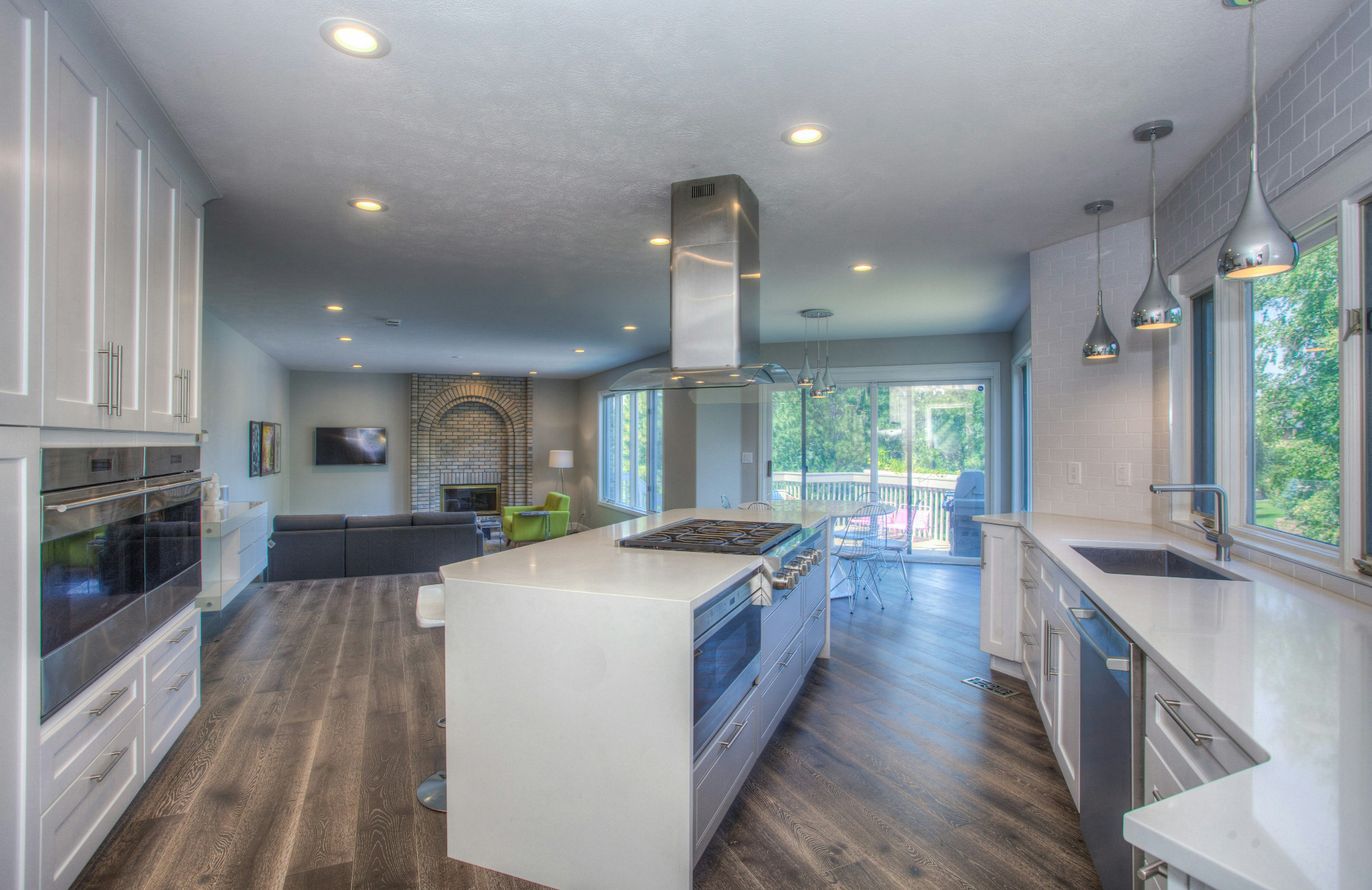 Efficiency Meets Style: Optimizing Your Kitchen Layout for Functionality and Aesthetics